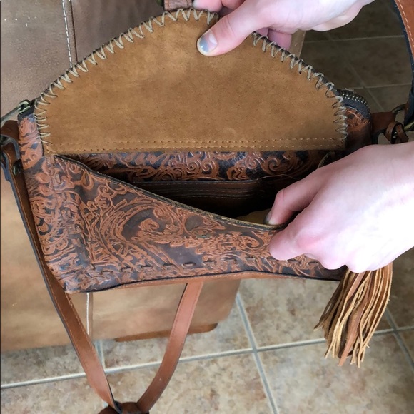 Patricia Nash Hans tooled bag. Med size - Picture 3 of 5